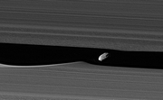 Saturn: Kleine Monde bestehen aus Ringmaterie